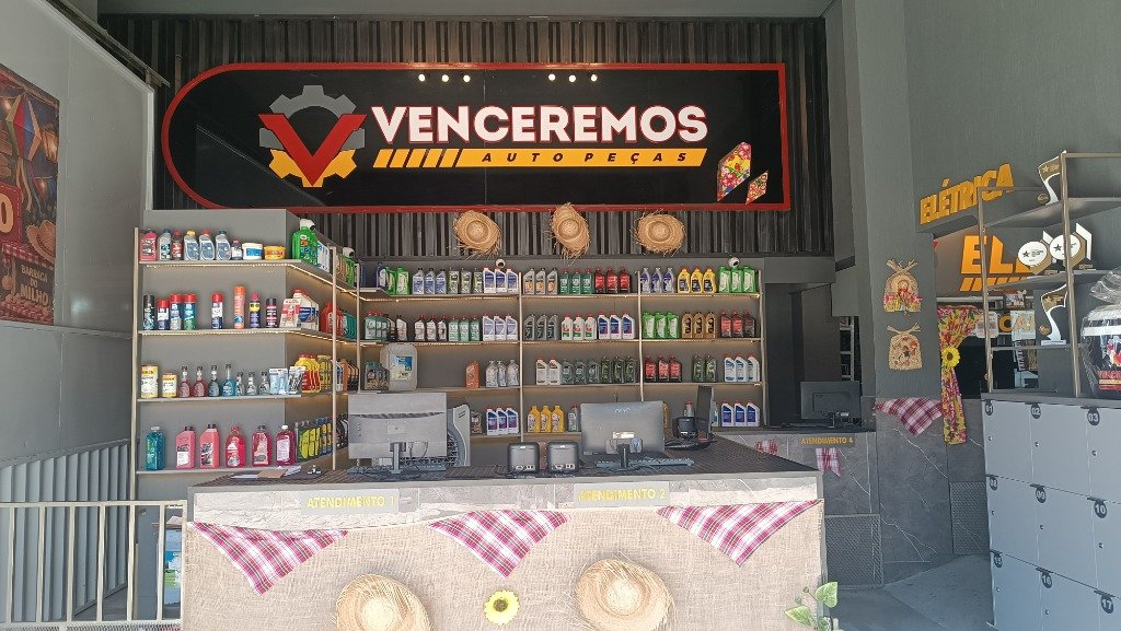 Balcão de atendimento interno da Venceremos Auto Peças
